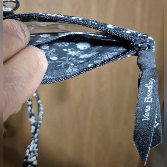 VERA BRADLEY Zip ID Case & Lanyard - Cards, Key Chain - Picture 5 of 9
